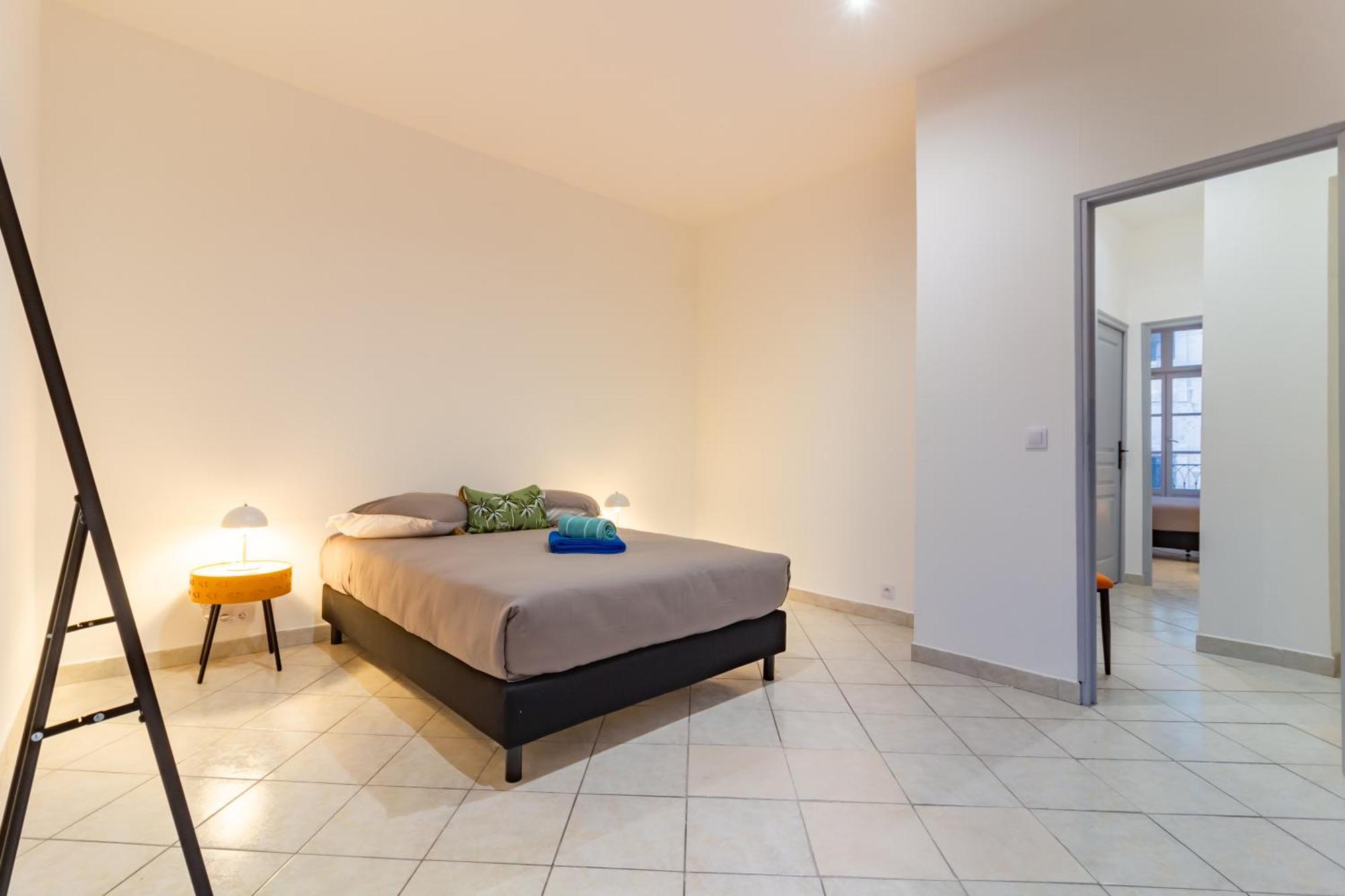 Spacieux Appartement En Plein Coeur De Béziers Exterior foto
