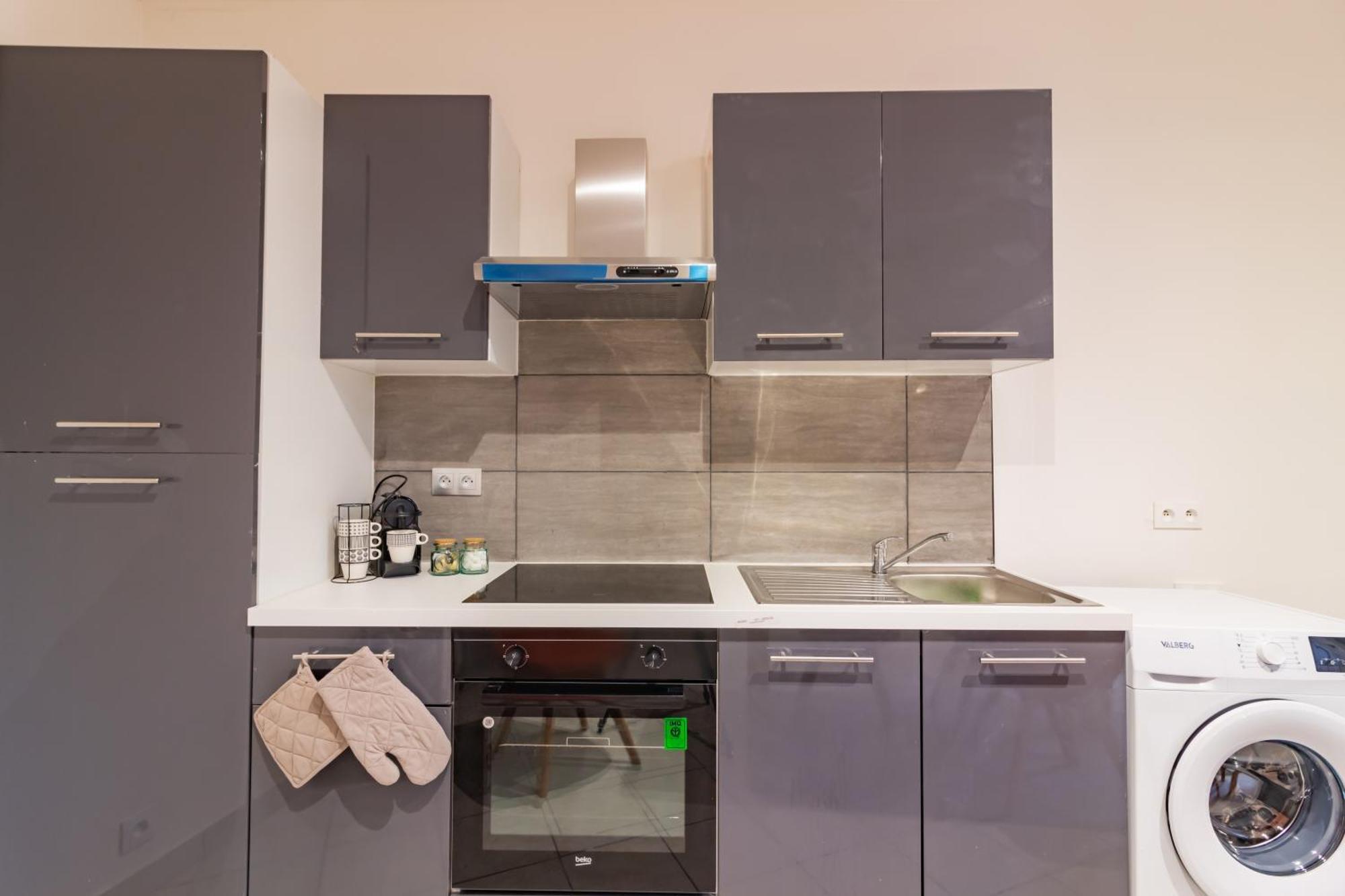 Spacieux Appartement En Plein Coeur De Béziers Exterior foto