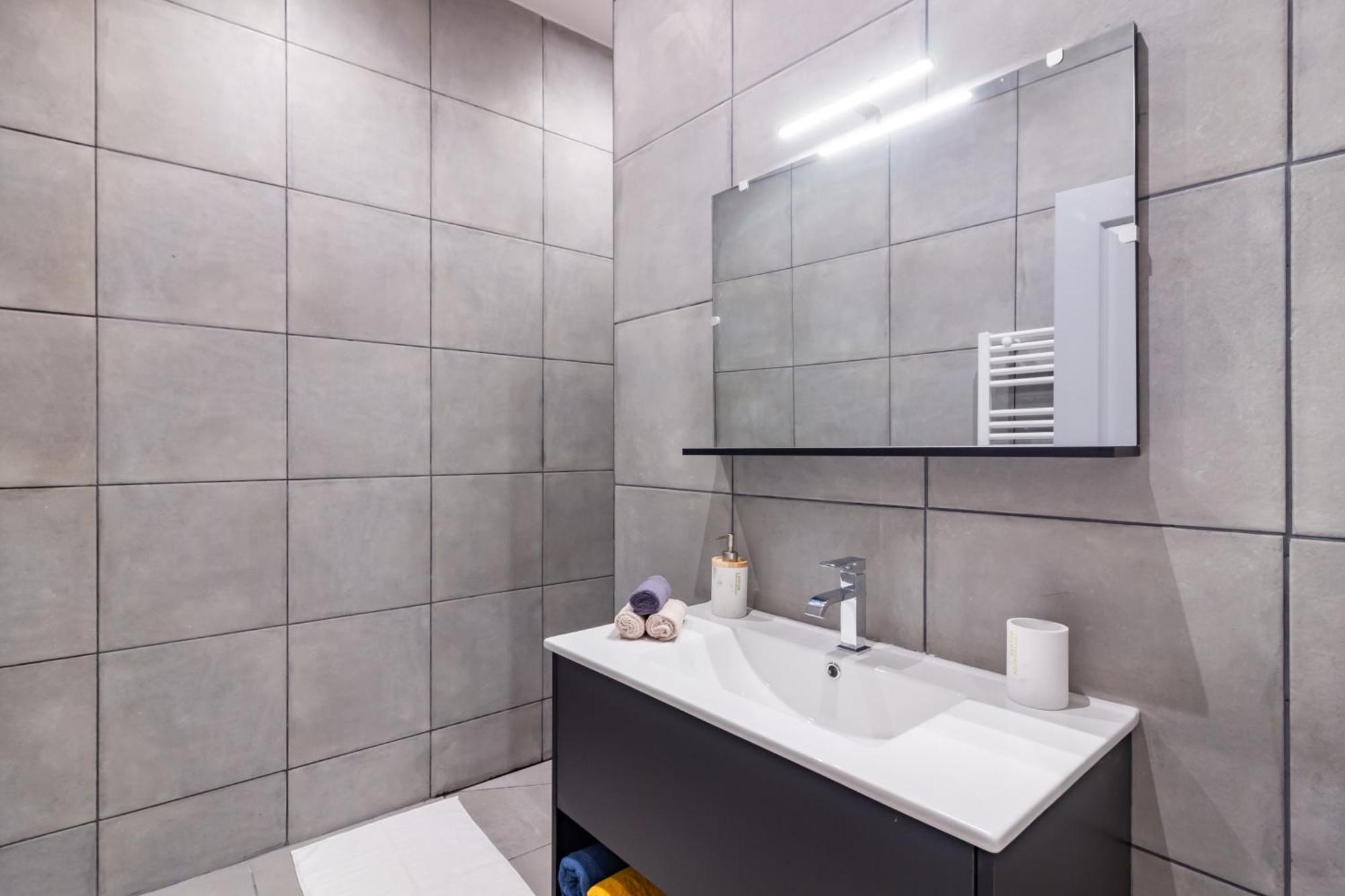Spacieux Appartement En Plein Coeur De Béziers Exterior foto